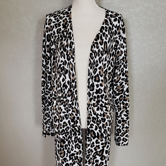 Evereve Allison Joy leopard print long cardigan  size Large - Picture 6 of 8